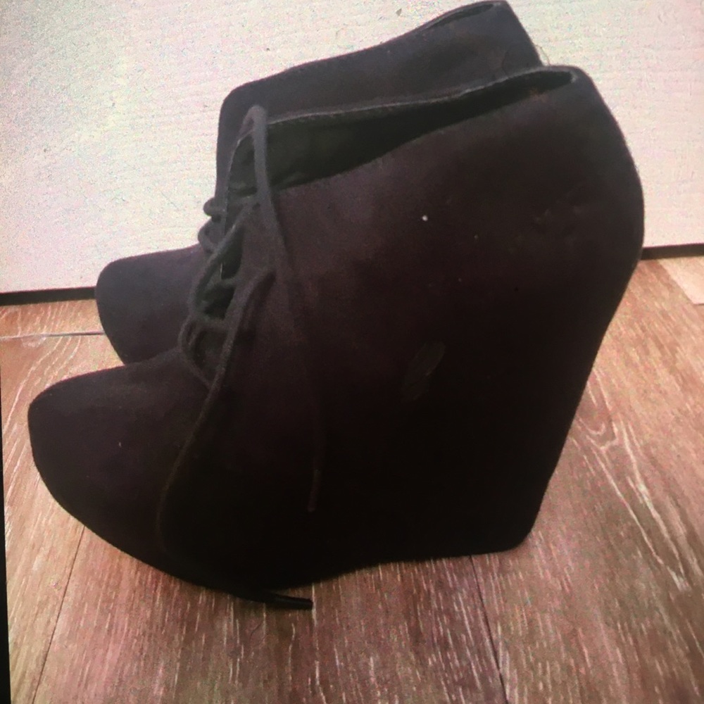 Chinese Laundry wedge booties
